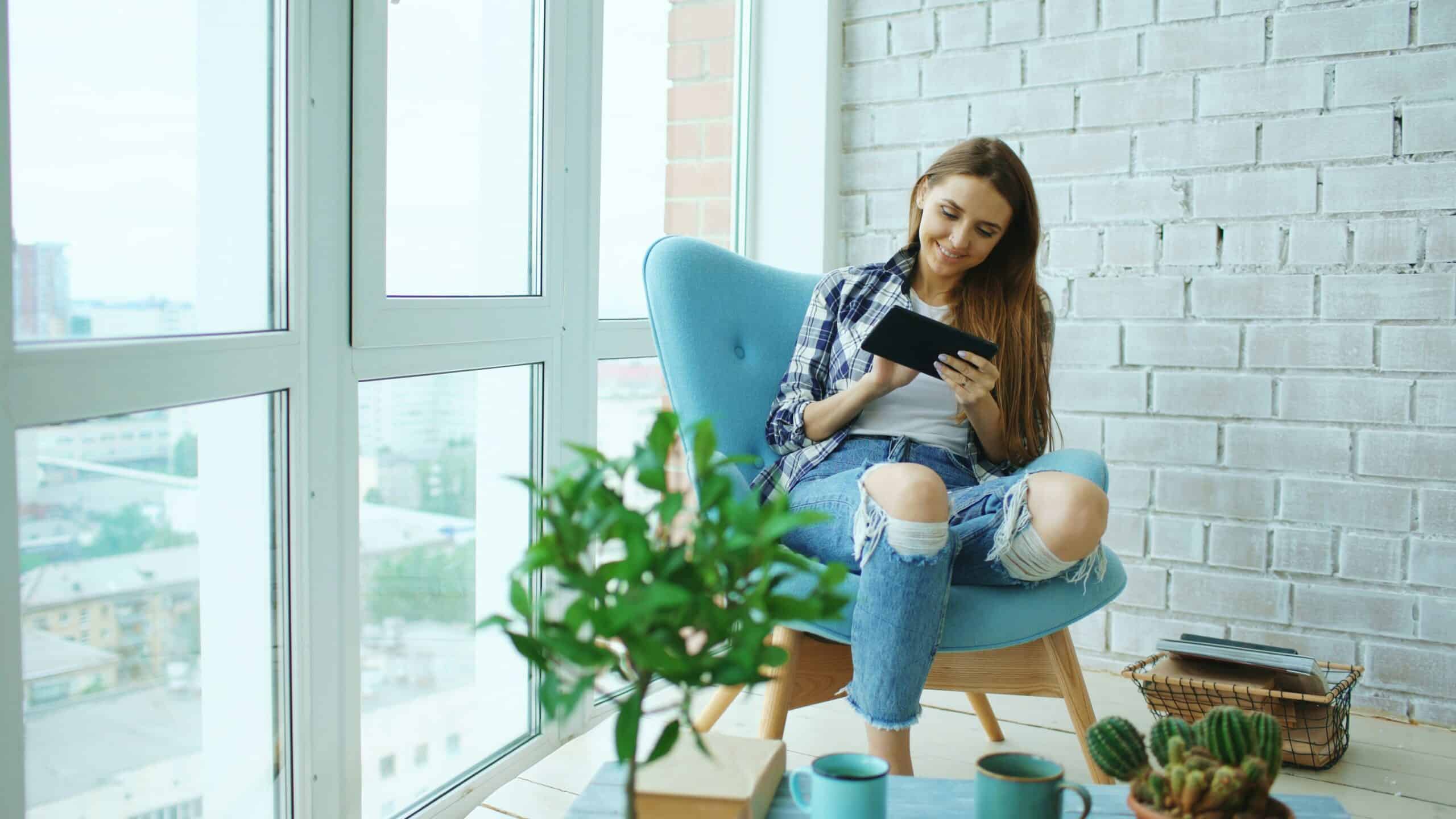 How to Avoid Overdraft Fees Using AI Apps